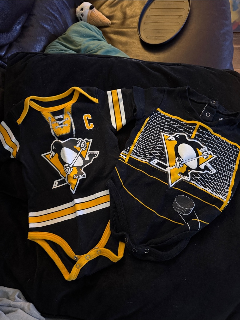 NHL Pittsburgh Penguins Black and Gold Baby One-Piece Bodysuits Set